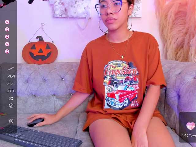 Live sex webcam photo for lia-laurent #276511174