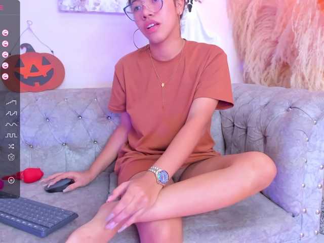 Live sex webcam photo for lia-laurent #276518294