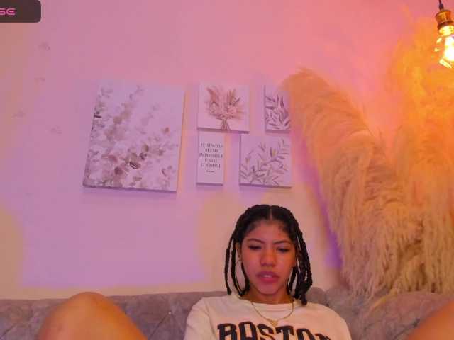 Live sex webcam photo for lia-laurent #276671341