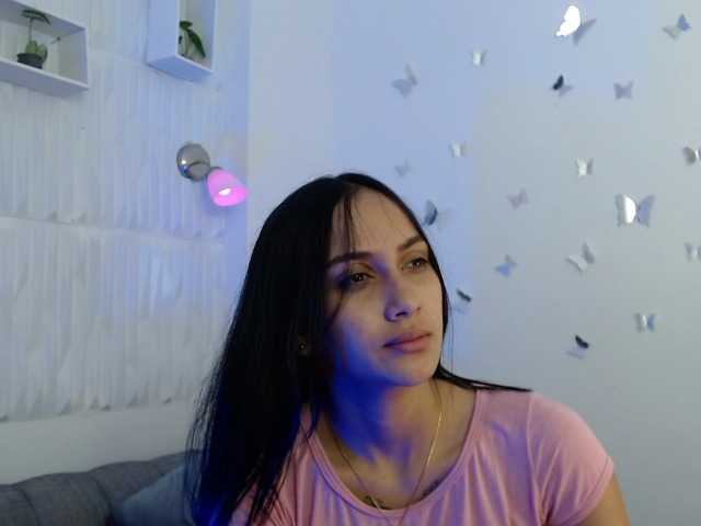 Live sex webcam photo for lia-moon19 #274657711