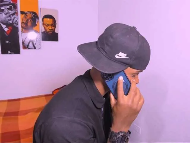 Live sex webcam photo for liamblack #275445613