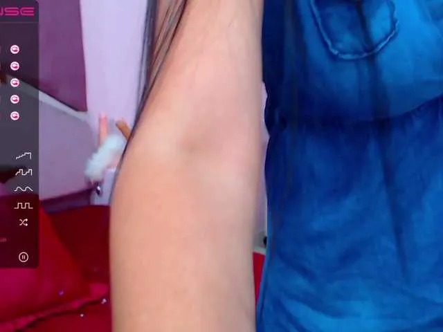 Live sex webcam photo for liasharlote #272704244