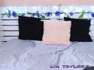 Live sex webcam photo for liataylor #227883308