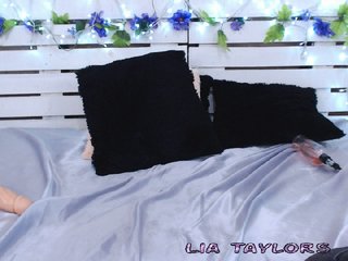 Live sex webcam photo for liataylor #227891857