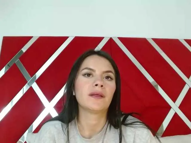 Live sex webcam photo for liataylor #275573551