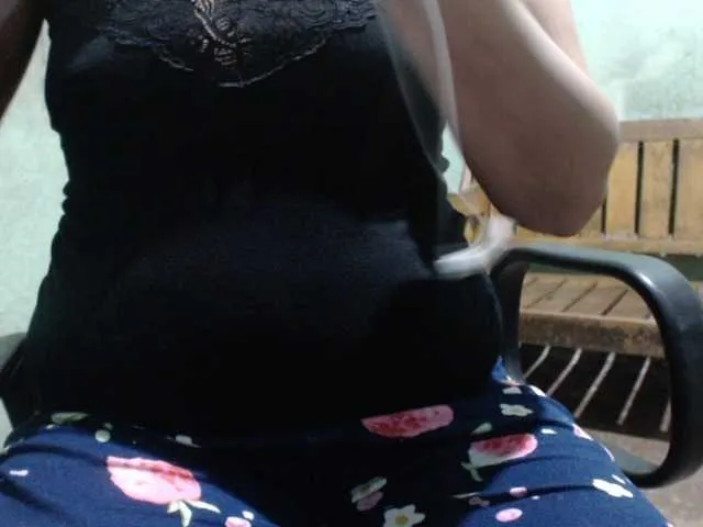 Live sex webcam photo for lickmae #290601880