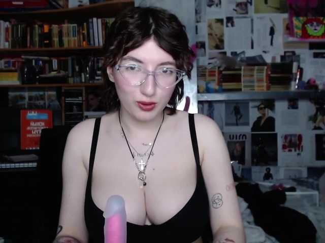 Live sex webcam photo for lidiacatears #273348306