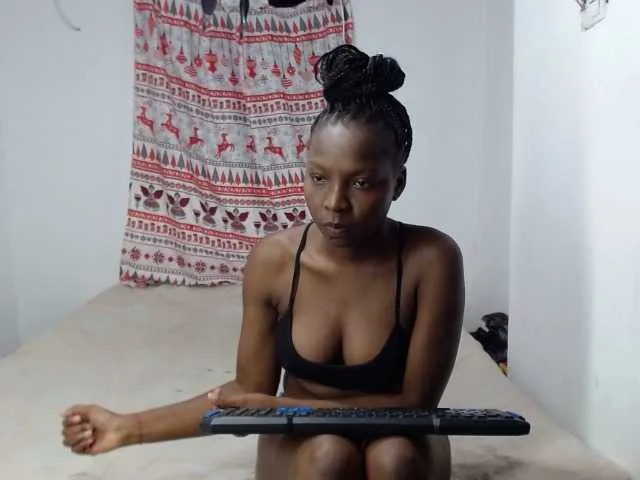 Live sex webcam photo for liiklagata33 #273576000