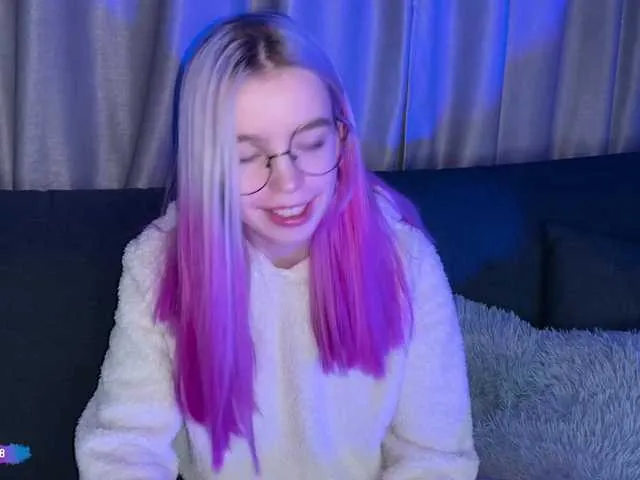 Live sex webcam photo for lil-Candy #272491445