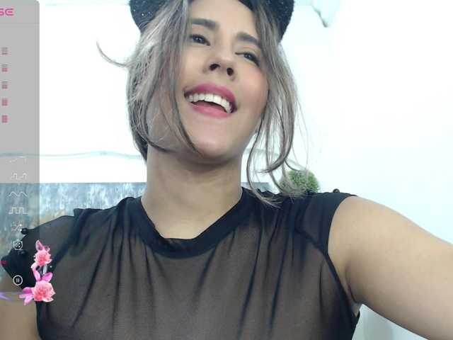 Live sex webcam photo for lili-22- #277875833