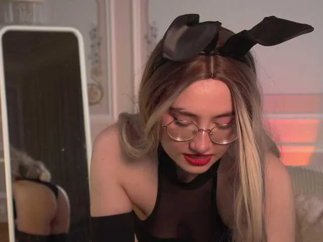 Live sex webcam photo for lili-meow #291101859