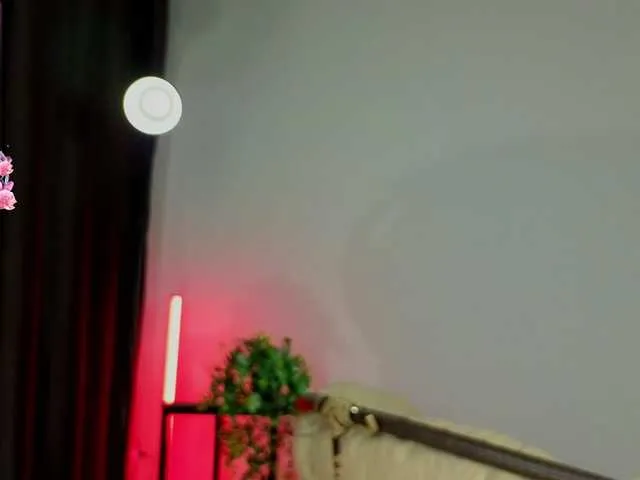 Live sex webcam photo for lili-roze #290831935