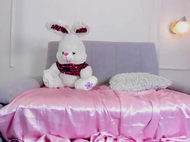 Live sex webcam photo for lili-swam #290837364