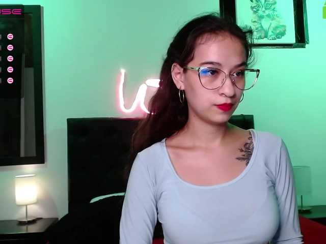 Live sex webcam photo for lilianparker #272274383