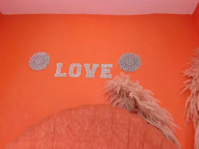 Live sex webcam photo for Lilicameron #275629127