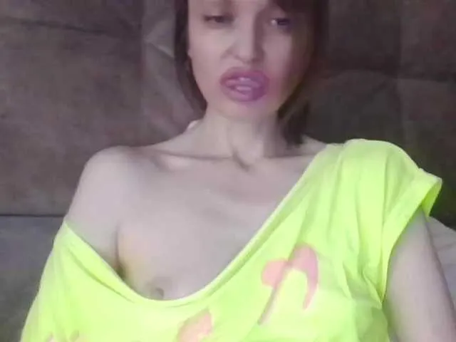 Live sex webcam photo for lilisexy14 #292400195