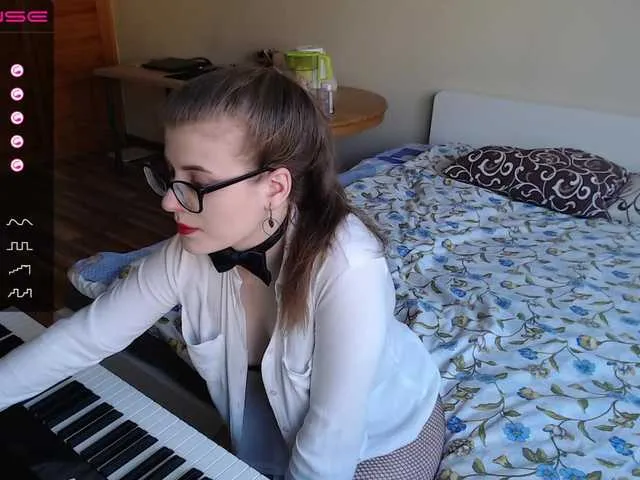 Live sex webcam photo for lilitgame #271800957