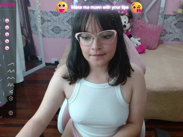 Live sex webcam photo for lilith-tay #275555673