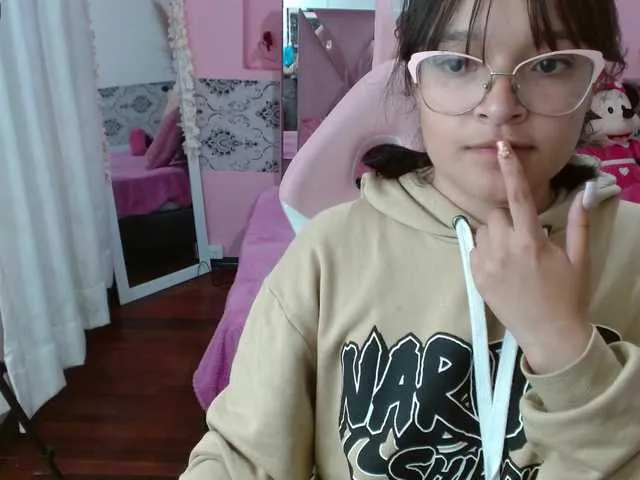 Live sex webcam photo for lilith-tay #275772144