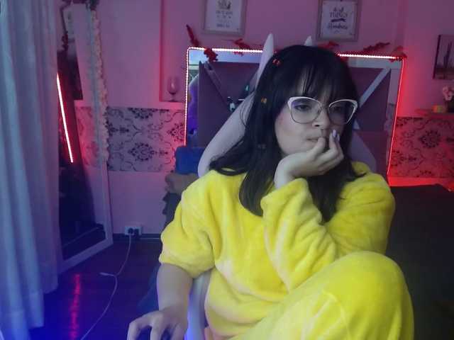 Live sex webcam photo for lilith-tay #275917218