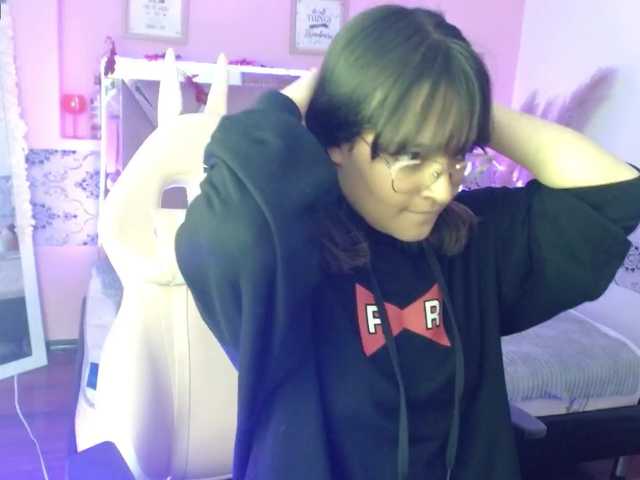 Live sex webcam photo for lilith-tay #275961838