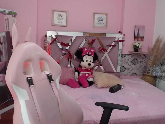 Live sex webcam photo for lilith-tay #276015568