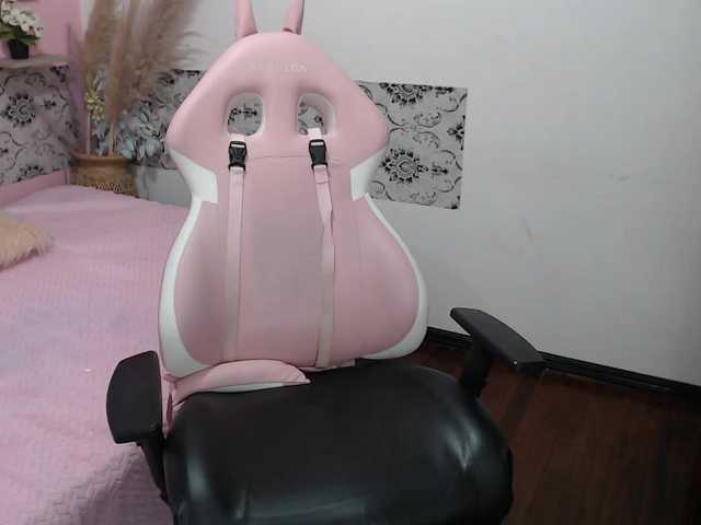 Live sex webcam photo for lilith-tay #276031508