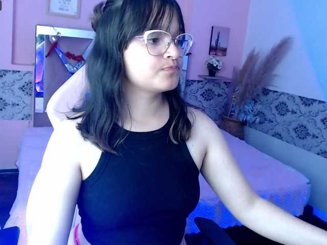 Live sex webcam photo for lilith-tay #276075792