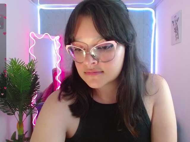 Live sex webcam photo for lilith-tay #276924523