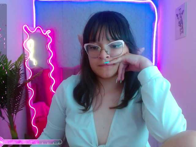 Live sex webcam photo for lilith-tay #277037046