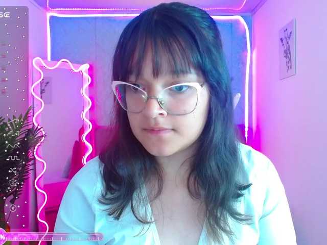 Live sex webcam photo for lilith-tay #277104751