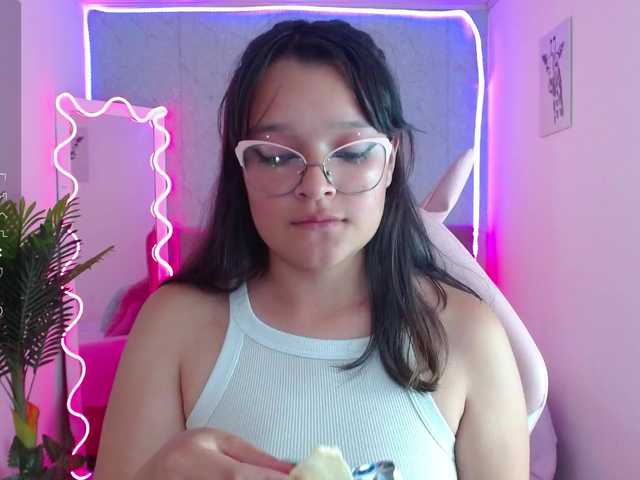 Live sex webcam photo for lilith-tay #277190186