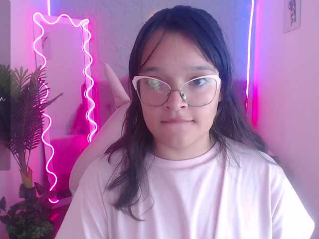 Live sex webcam photo for lilith-tay #277200472