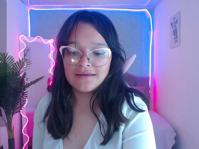 Live sex webcam photo for lilith-tay #277211417