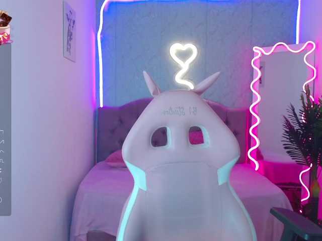 Live sex webcam photo for lilith-tay #277272856