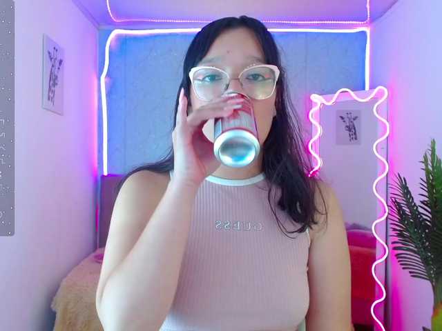 Live sex webcam photo for lilith-tay #277349491