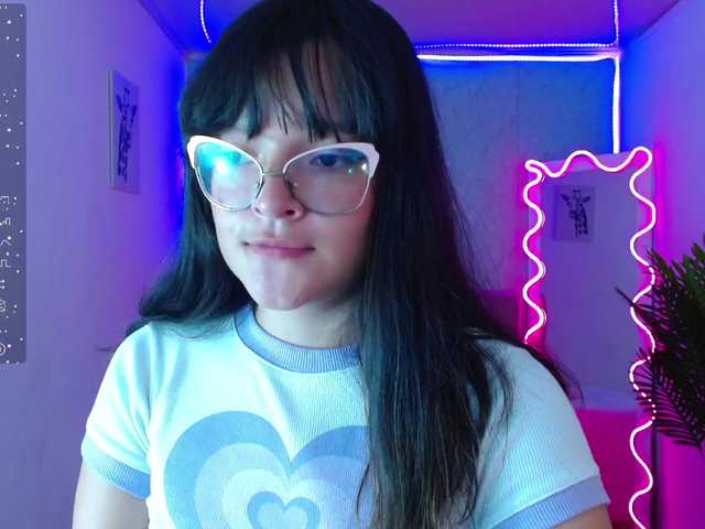 Live sex webcam photo for lilith-tay #277410639