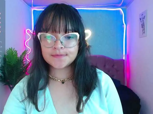 Live sex webcam photo for lilith-tay #277486048