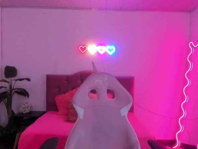 Live sex webcam photo for lilith-tay #277604496