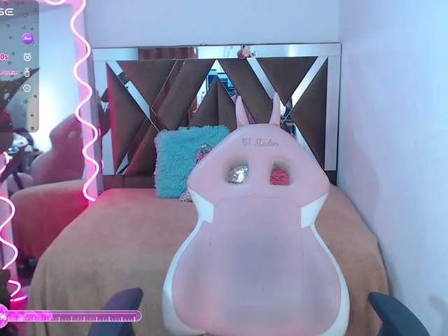 Live sex webcam photo for lilith-tay #278255841