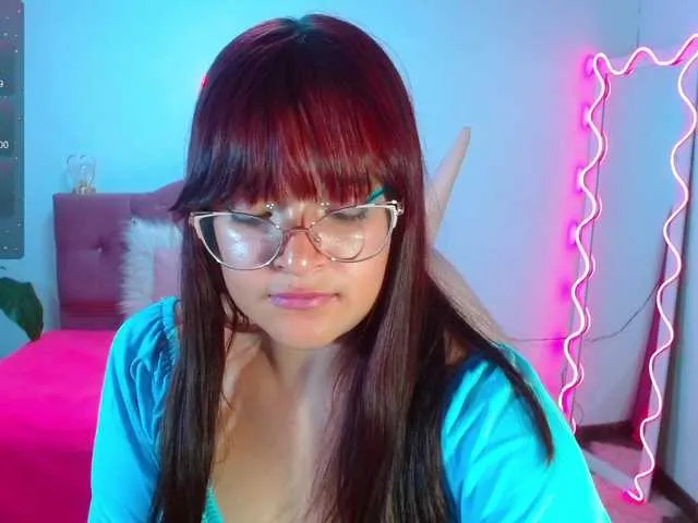 Live sex webcam photo for lilith-tay #288087656