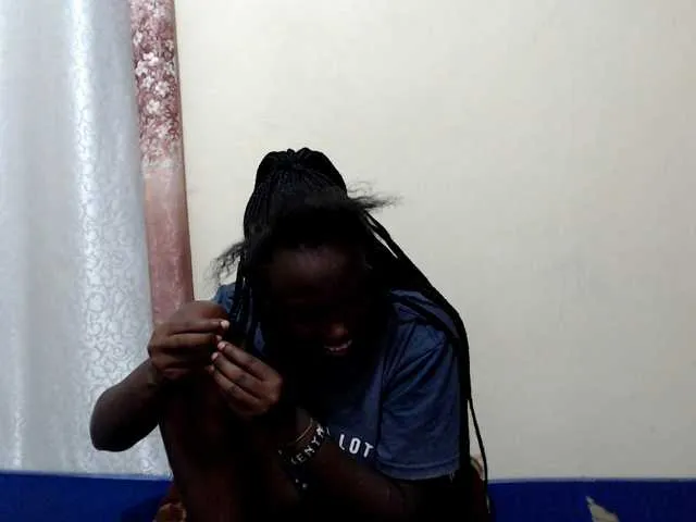 Live sex webcam photo for lilqueen1 #290739266