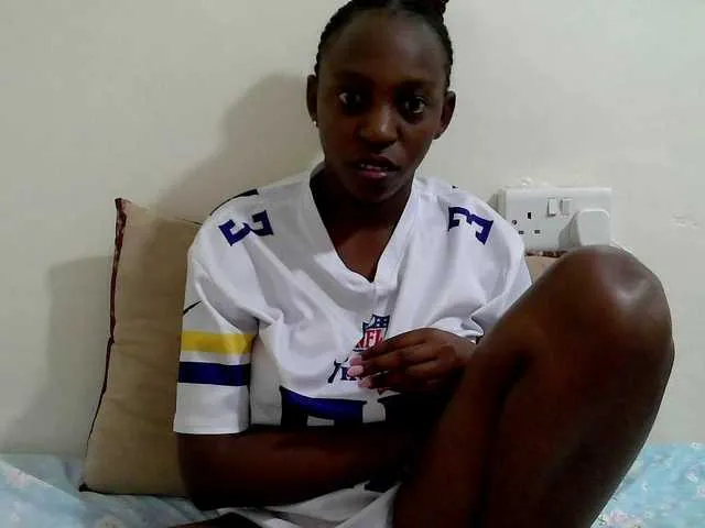 Live sex webcam photo for lilqueen1 #291435770