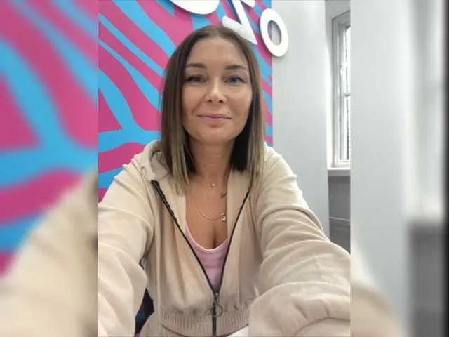 Live sex webcam photo for lilu2408 #276716155