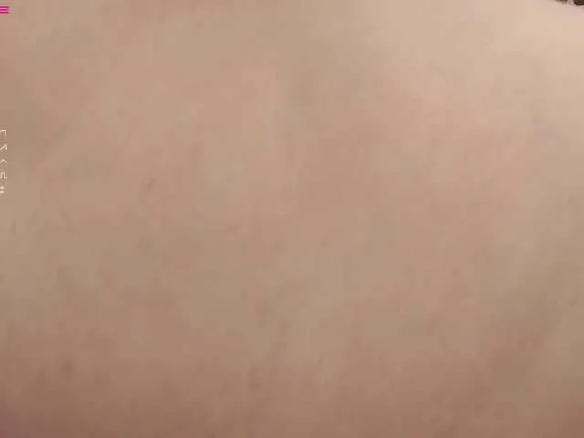 Live sex webcam photo for lily-hot18 #271834782