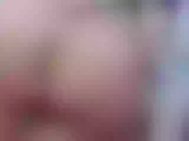 Live sex webcam photo for lily-hot18 #271917656