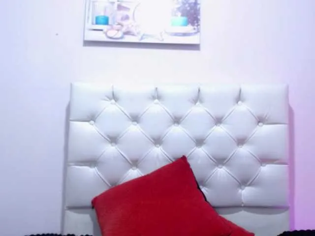 Live sex webcam photo for lily-louise #272113599