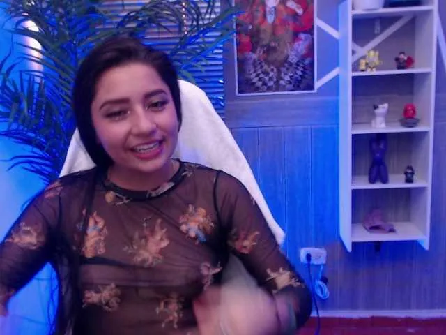 Live sex webcam photo for lily-xxx08 #277319954
