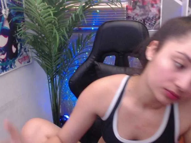 Live sex webcam photo for lily-xxx08 #277415731