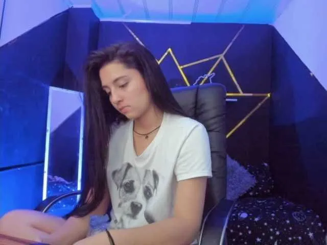 Live sex webcam photo for lily-xxx08 #277593487